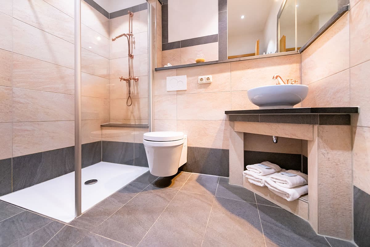 Zimmer Atlantis image 2