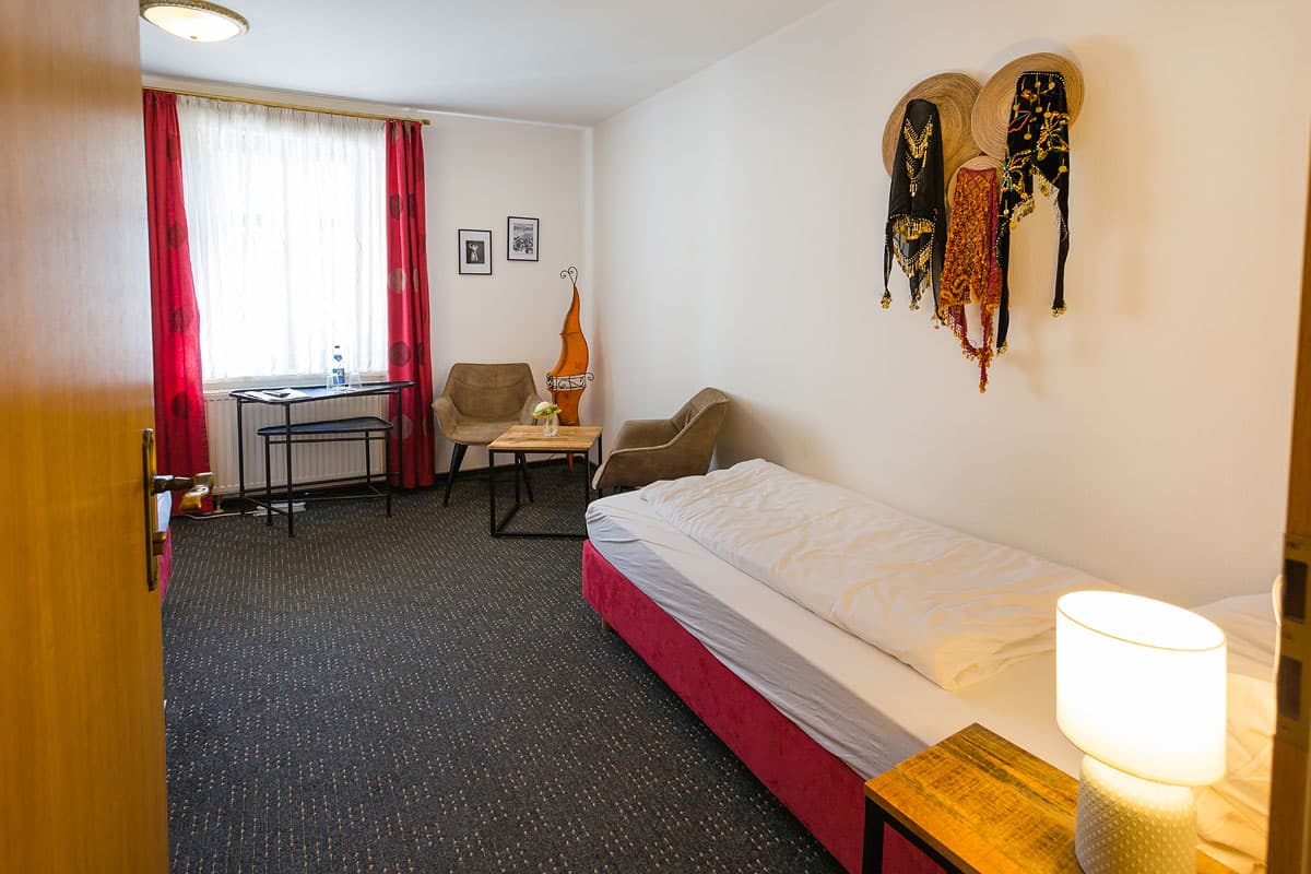 Zimmer Fatima image 1