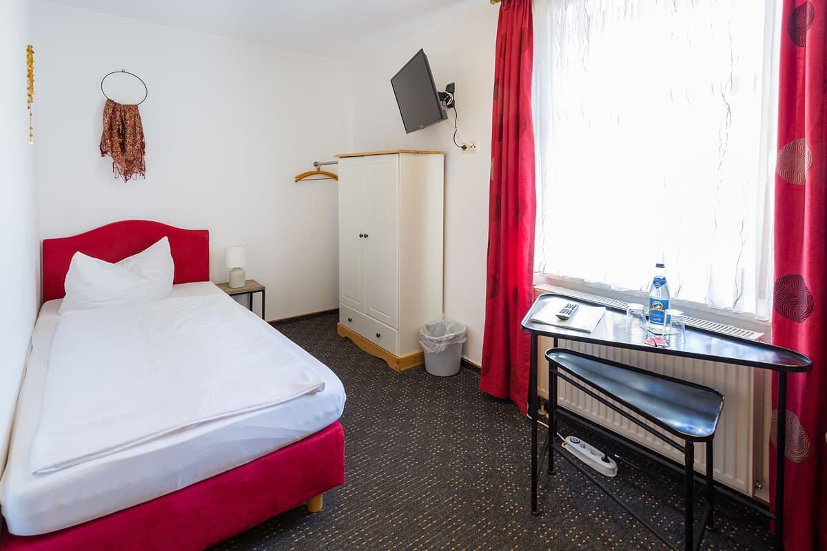 Zimmer Fatima image 2