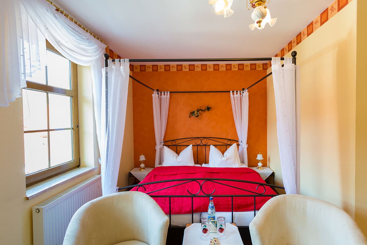 Romantik- und Hochzeitszimmer image 2