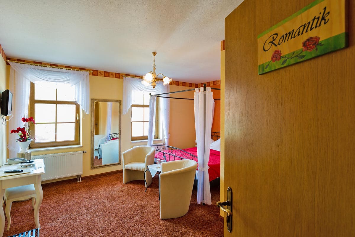 Romantik- und Hochzeitszimmer image 3