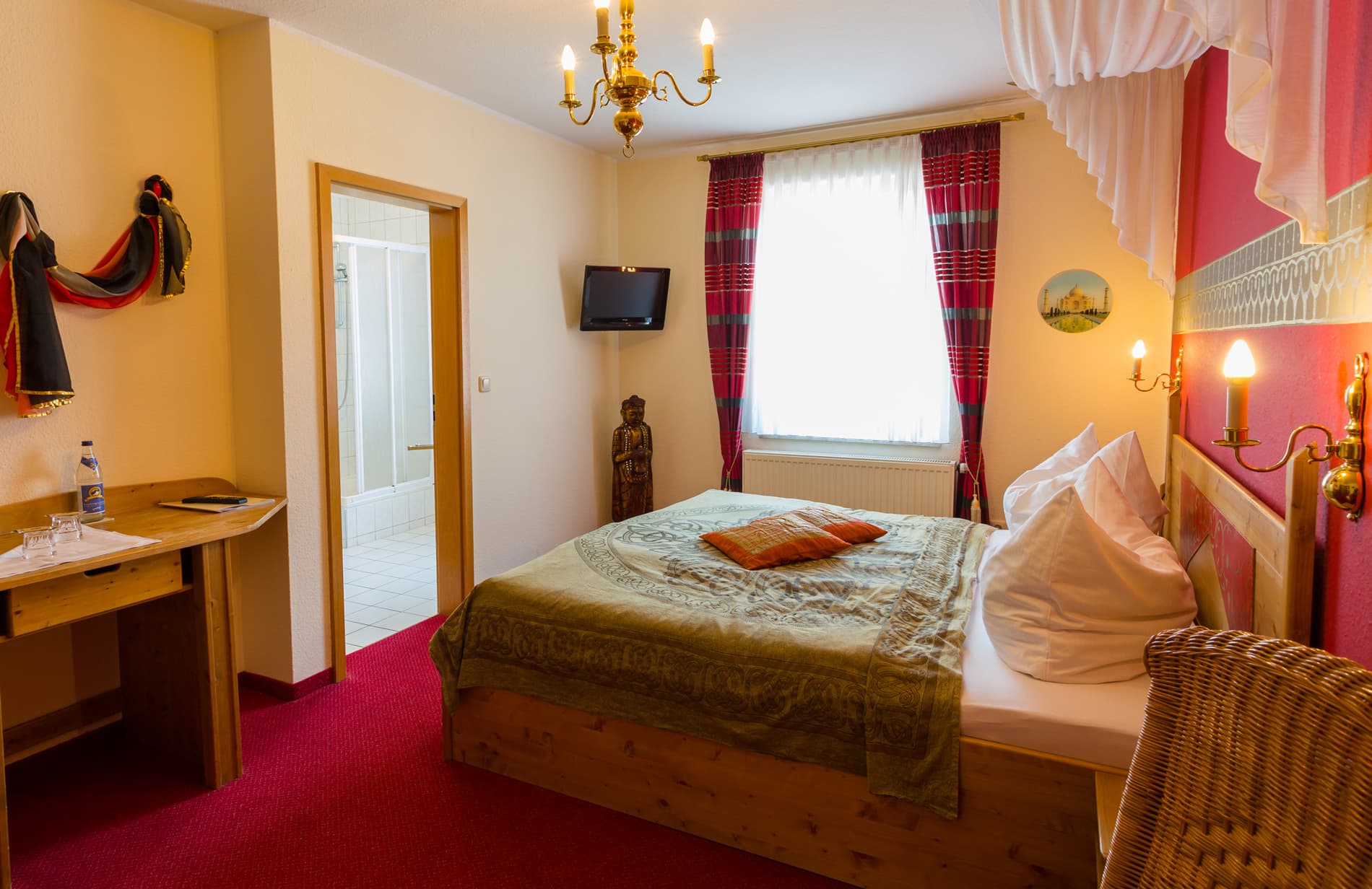 Zimmer Taj Mahal image 7